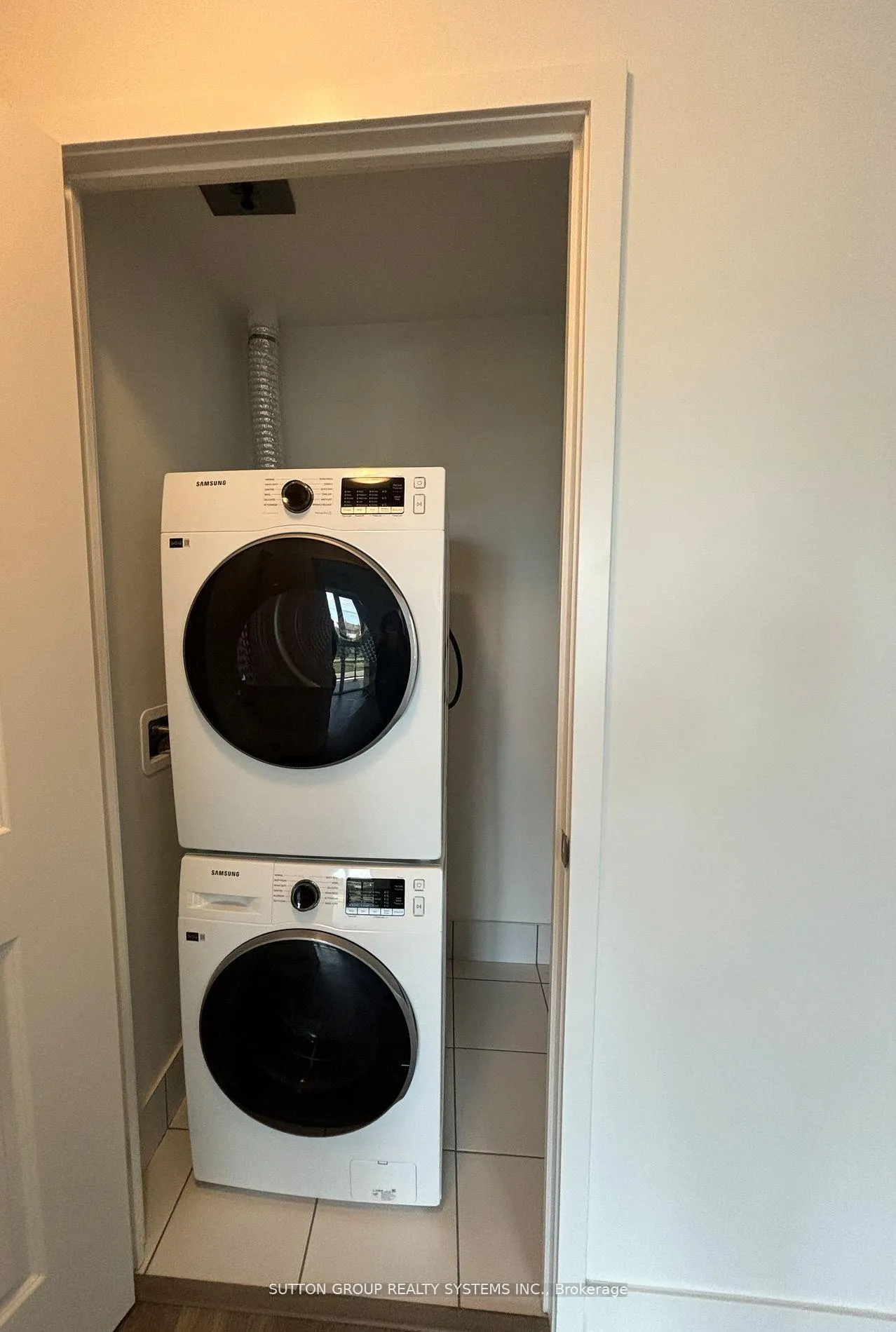 Photo 7 of Unit 311, 204 Burnhamthorpe Road E, Mississauga, City Centre — HOMEH