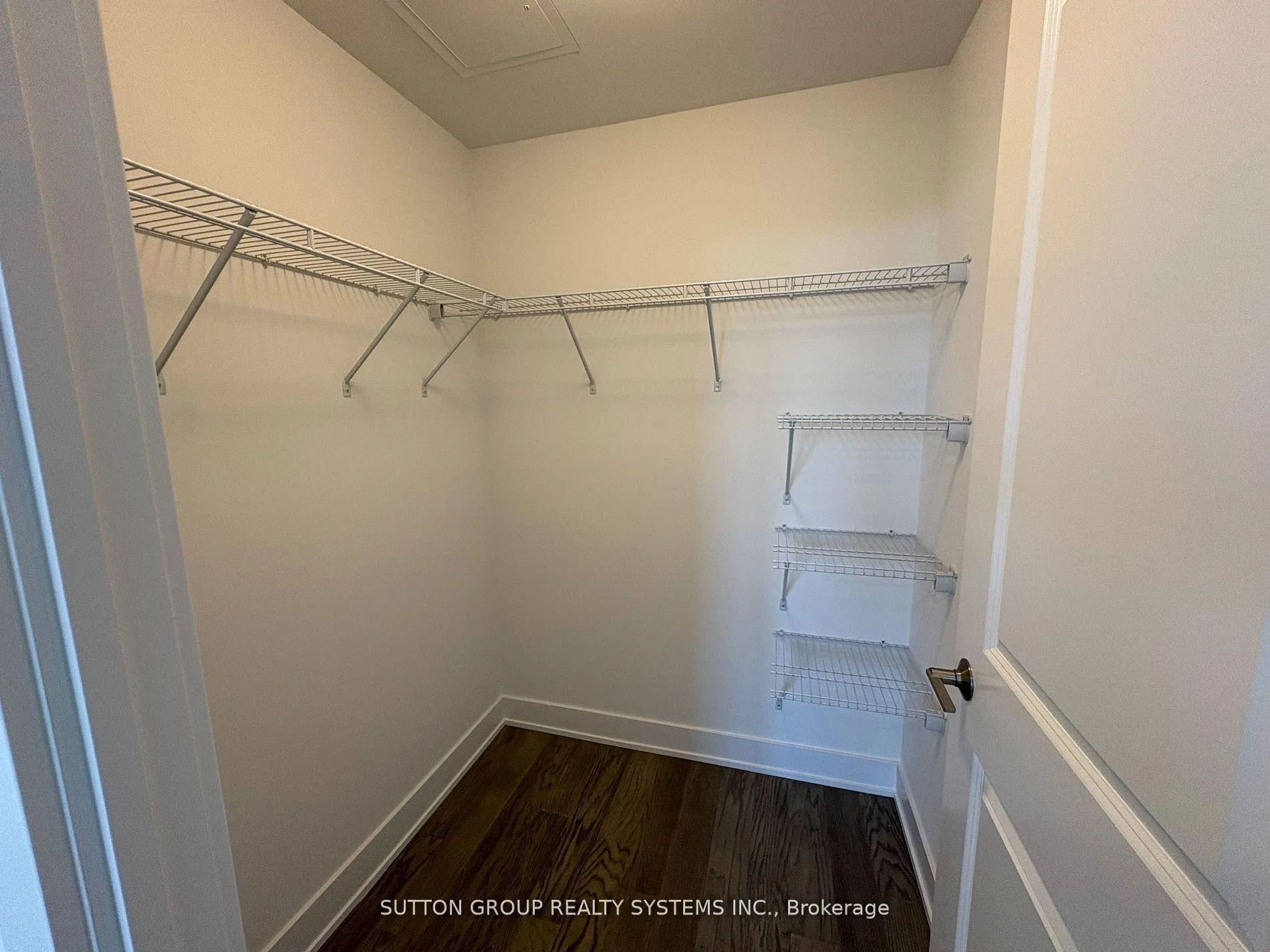 Photo 8 of Unit 311, 204 Burnhamthorpe Road E, Mississauga, City Centre — HOMEH