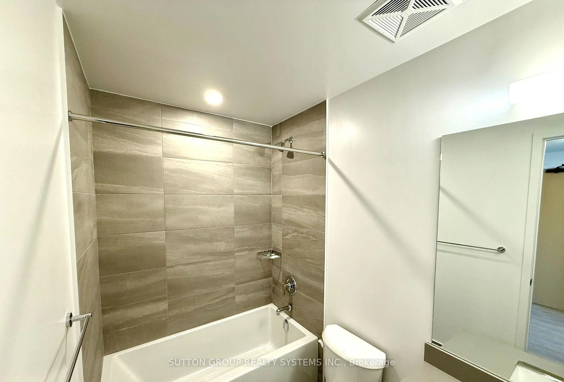 Photo 9 of Unit 311, 204 Burnhamthorpe Road E, Mississauga, City Centre — HOMEH