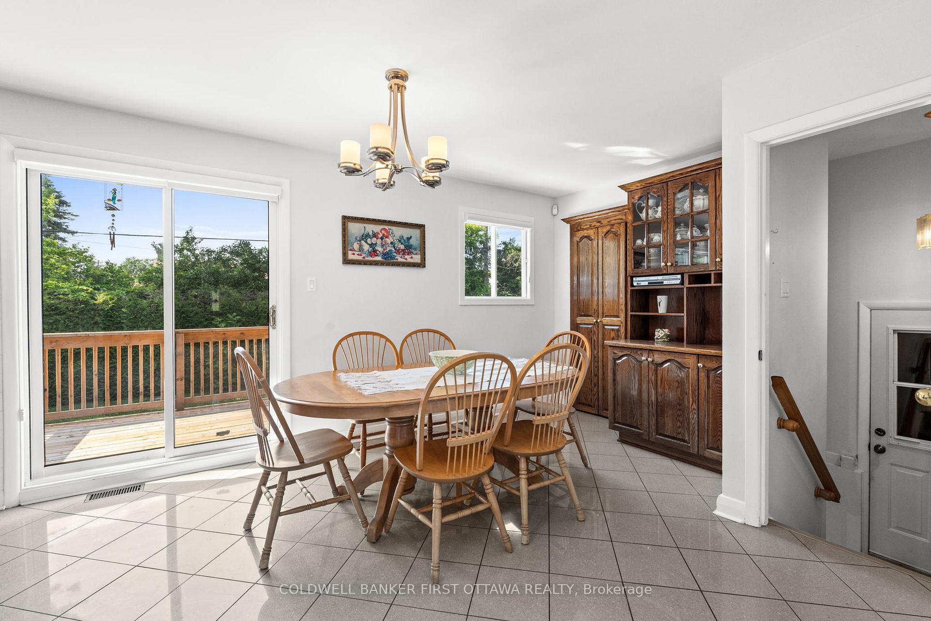 Photo 9 of 63 Meadowlands Drive W, Ottawa, Meadowlands/St. Claire Gardens — HOMEH