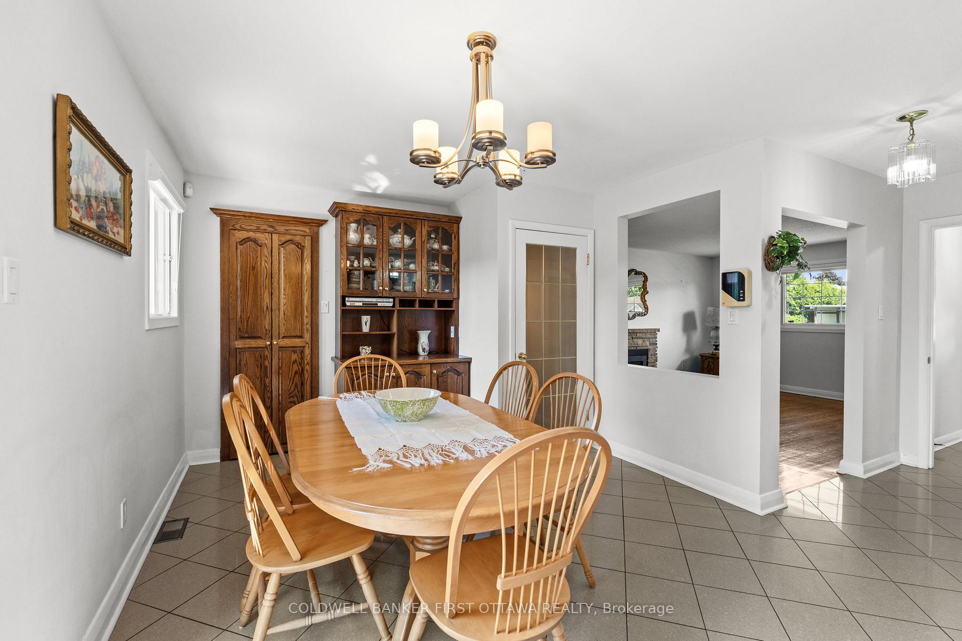 Photo 11 of 63 Meadowlands Drive W, Ottawa, Meadowlands/St. Claire Gardens — HOMEH