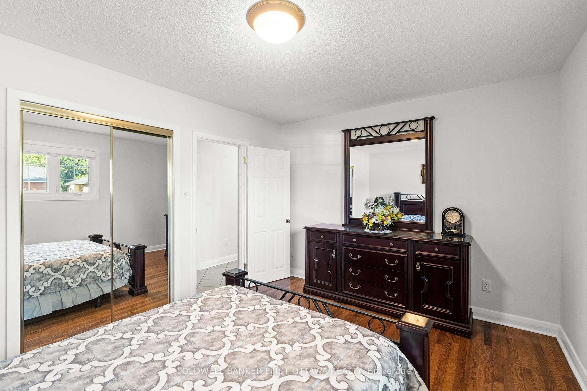 Photo 15 of 63 Meadowlands Drive W, Ottawa, Meadowlands/St. Claire Gardens — HOMEH