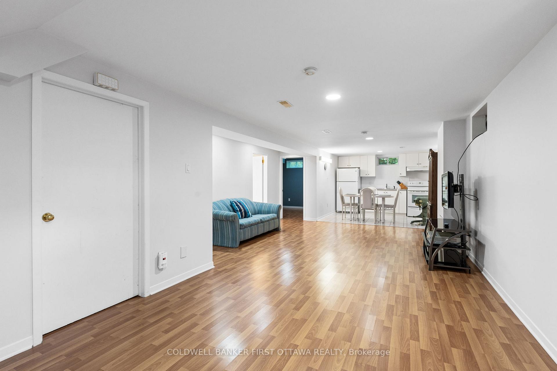 Photo 21 of 63 Meadowlands Drive W, Ottawa, Meadowlands/St. Claire Gardens — HOMEH