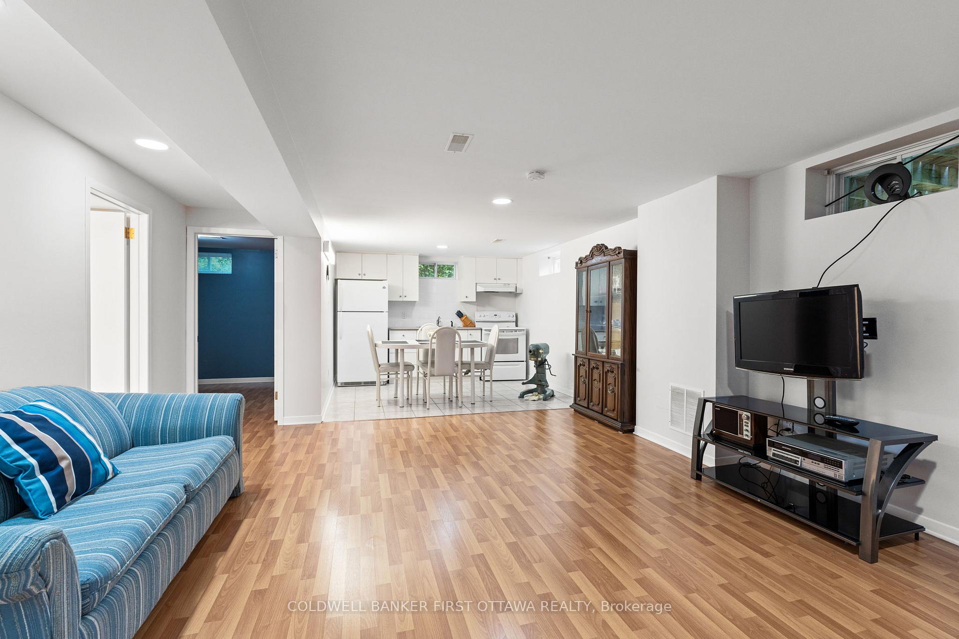 Photo 22 of 63 Meadowlands Drive W, Ottawa, Meadowlands/St. Claire Gardens — HOMEH