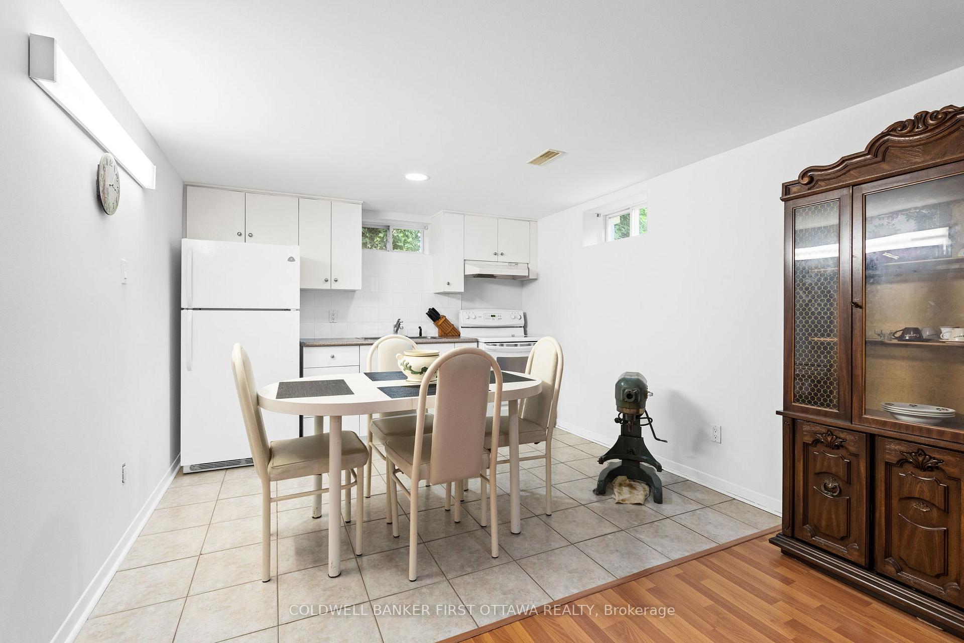 Photo 24 of 63 Meadowlands Drive W, Ottawa, Meadowlands/St. Claire Gardens — HOMEH