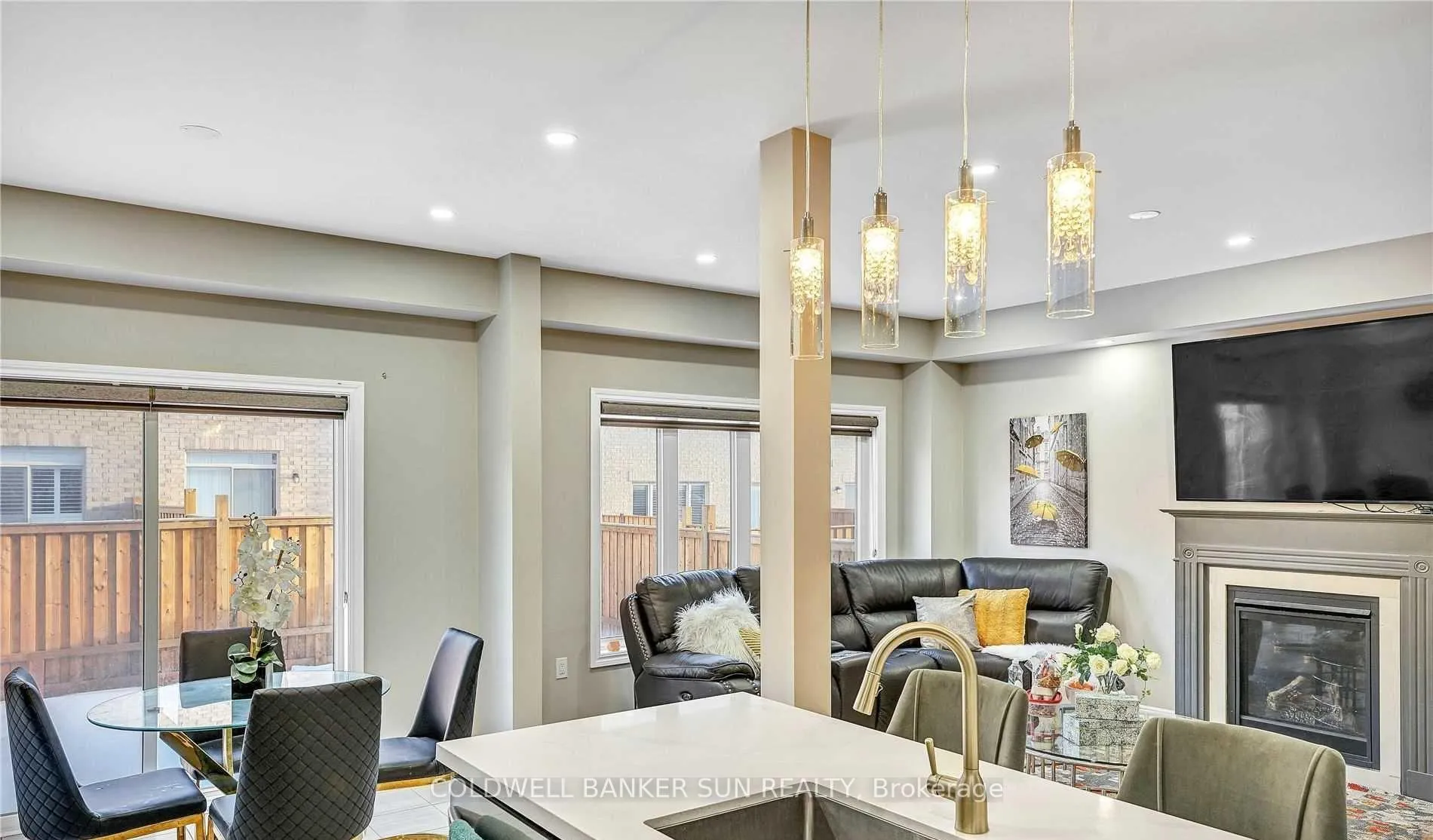 Photo 8 of 41 Faders Drive, Brampton, Northwest Brampton — HOMEH