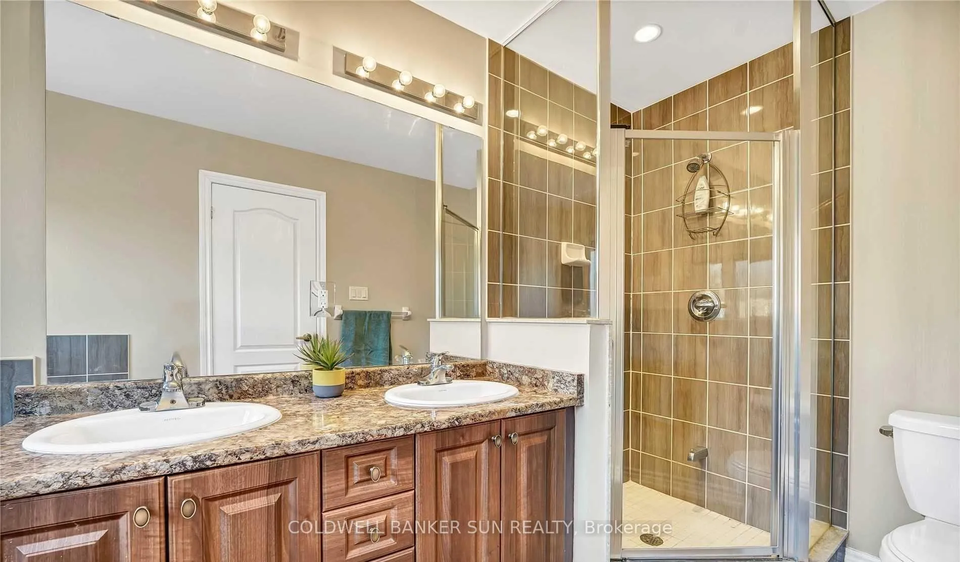 Photo 20 of 41 Faders Drive, Brampton, Northwest Brampton — HOMEH
