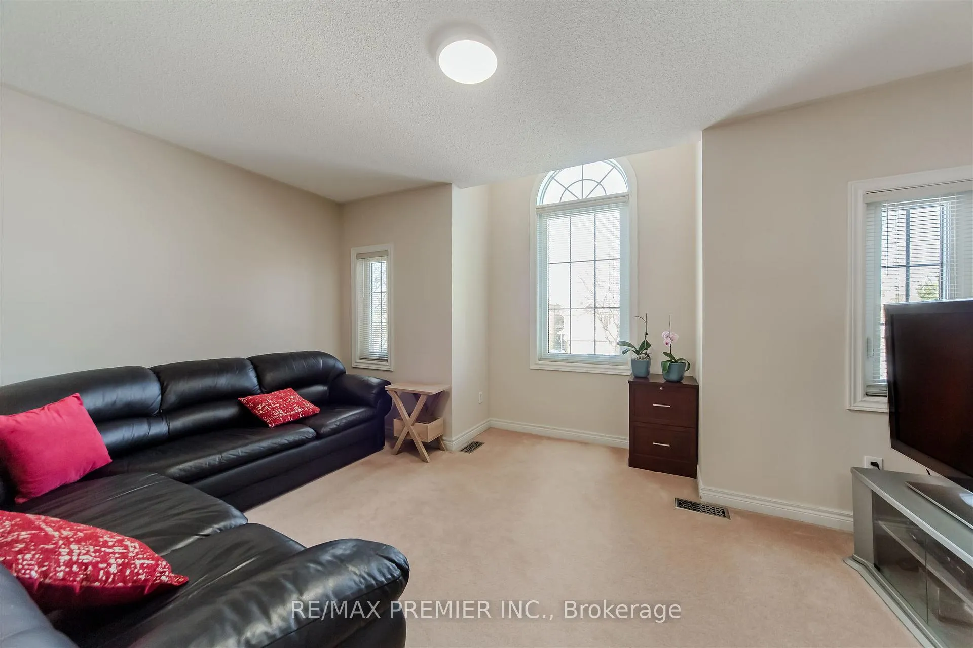 Photo 17 of 17 Villandry Crescent, Vaughan, Maple — HOMEH