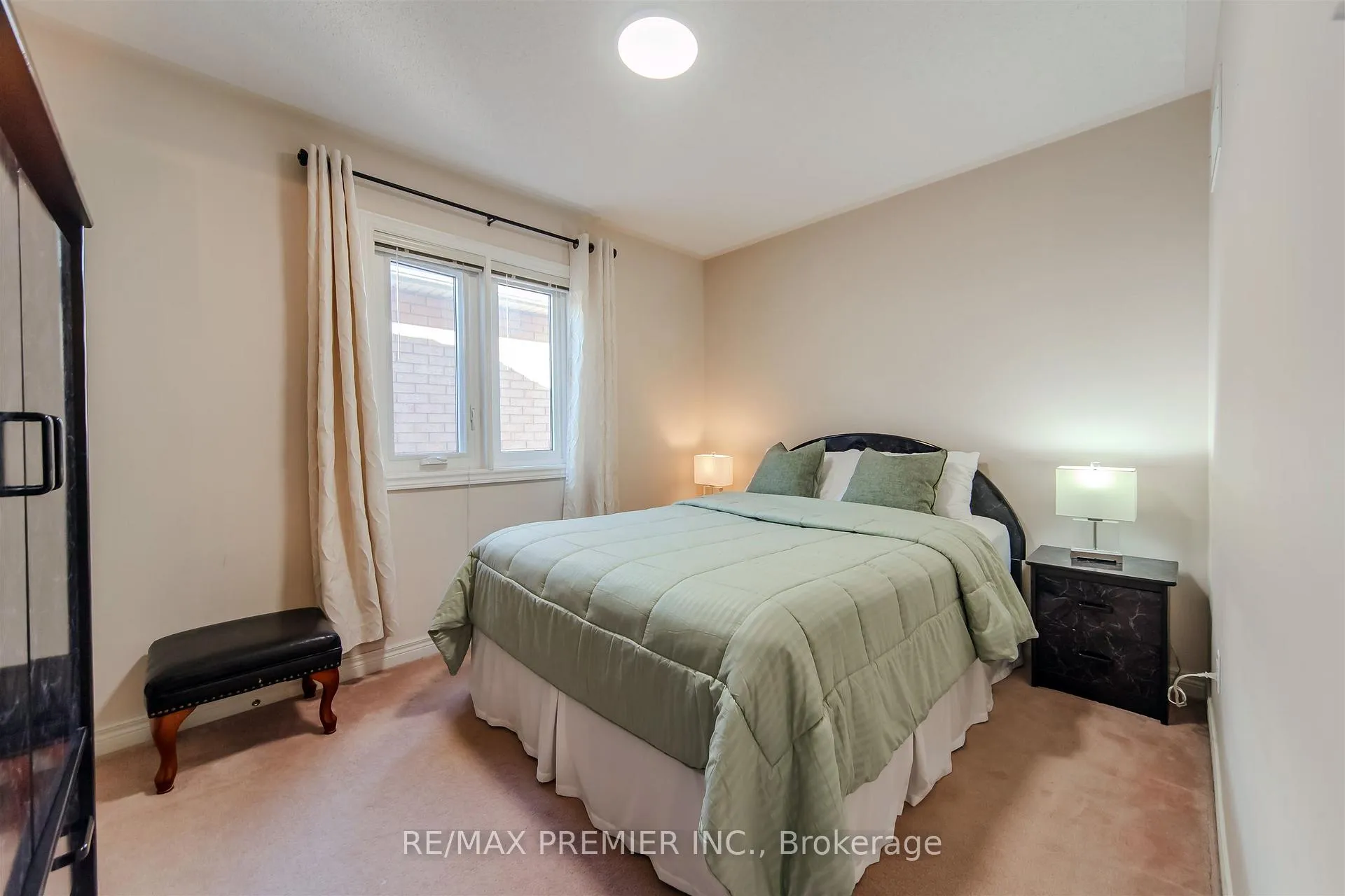 Photo 23 of 17 Villandry Crescent, Vaughan, Maple — HOMEH