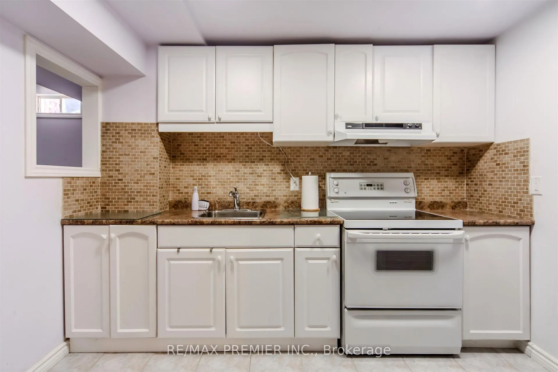 Photo 30 of 17 Villandry Crescent, Vaughan, Maple — HOMEH