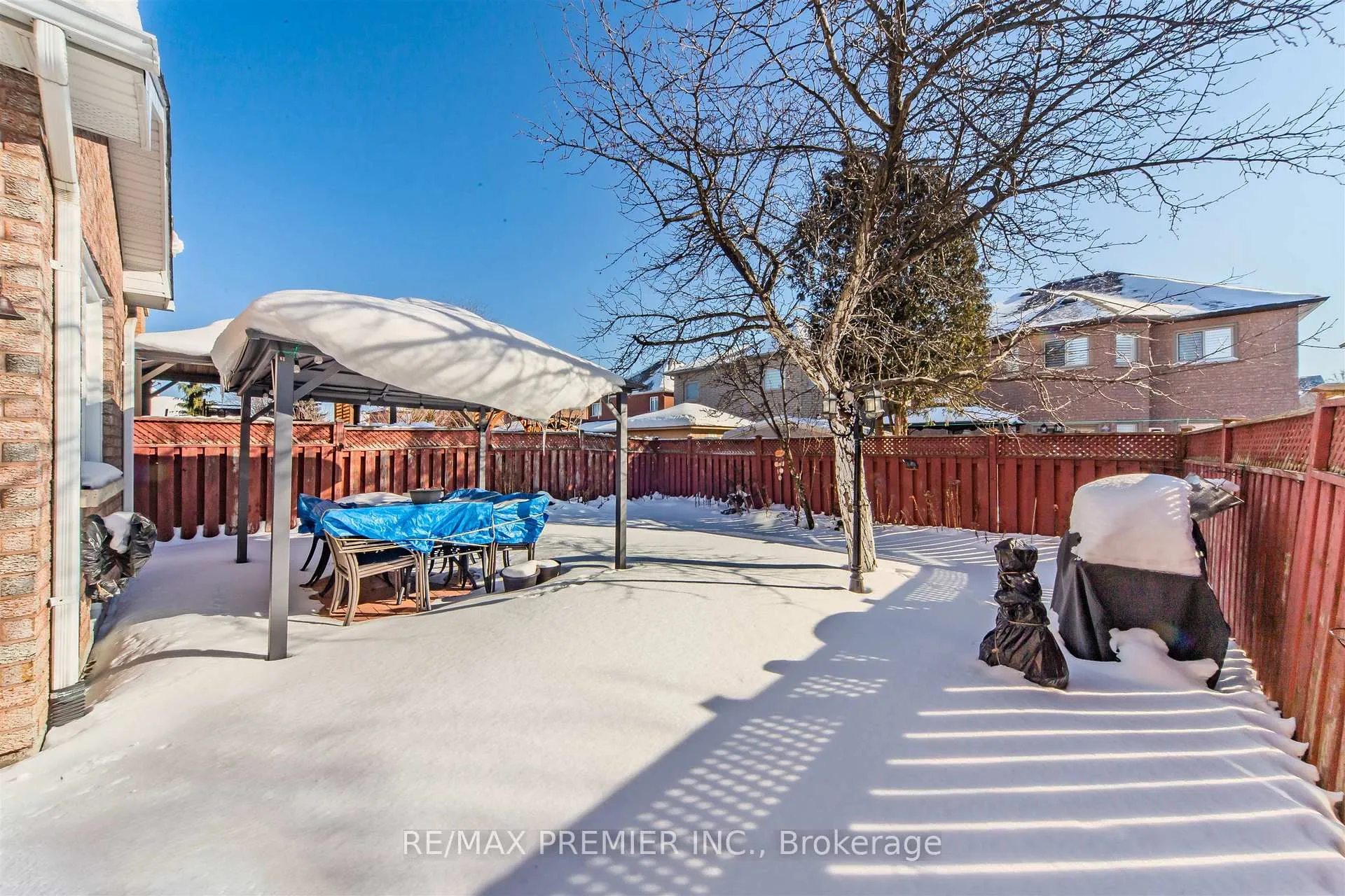 Photo 33 of 17 Villandry Crescent, Vaughan, Maple — HOMEH