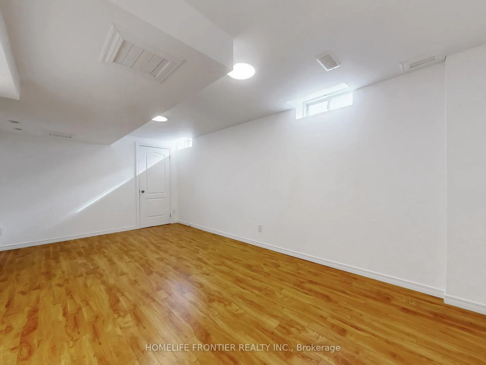 Photo 36 of 73 Billingham Heights, Aurora, Bayview Wellington — HOMEH