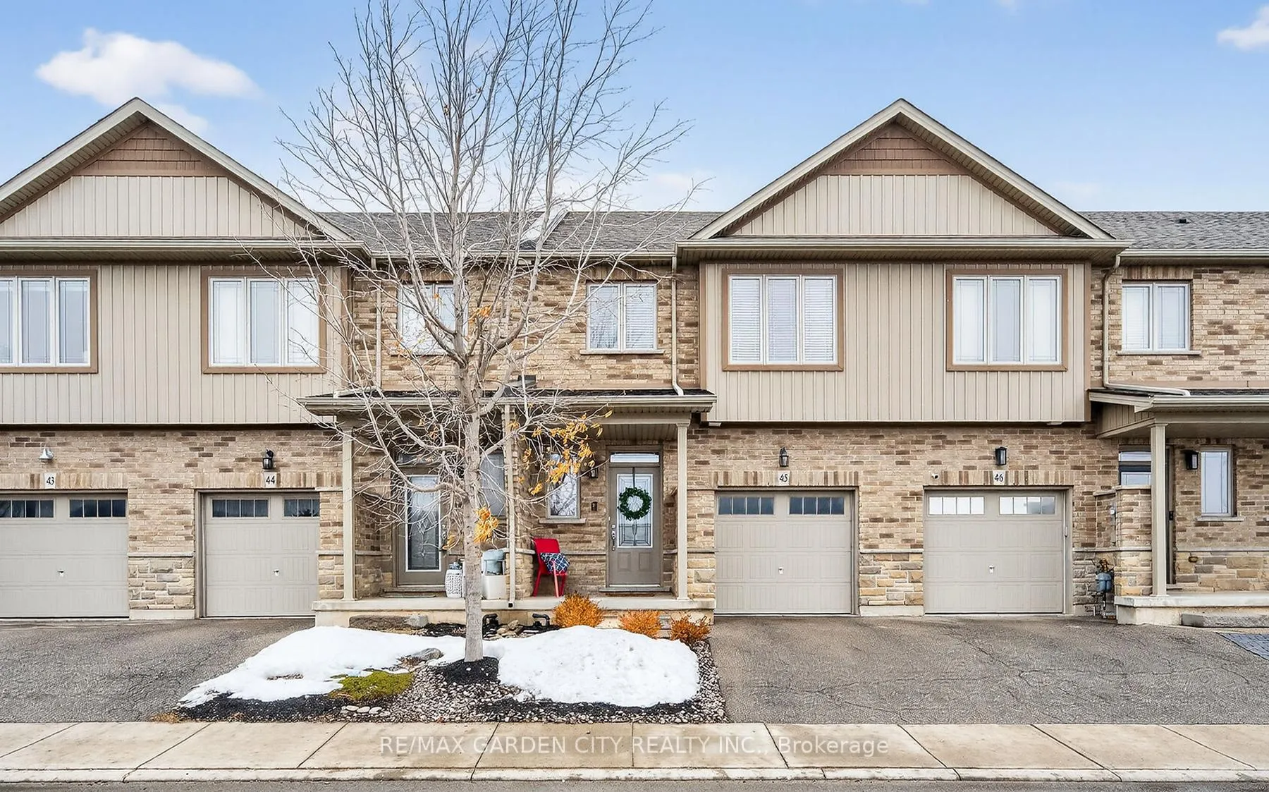 Photo 3 of Unit 45, 380 Lake Street, Grimsby, Grimsby Beach — HOMEH