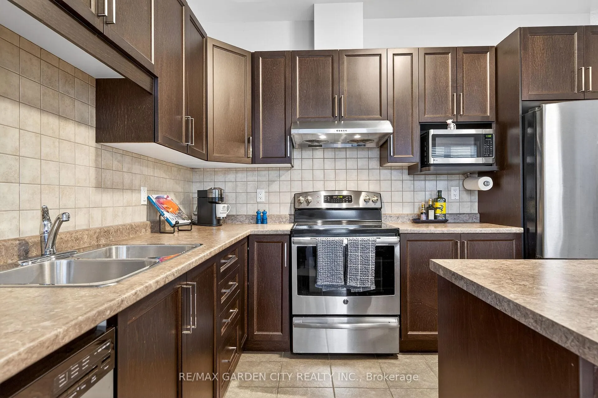 Photo 9 of Unit 45, 380 Lake Street, Grimsby, Grimsby Beach — HOMEH