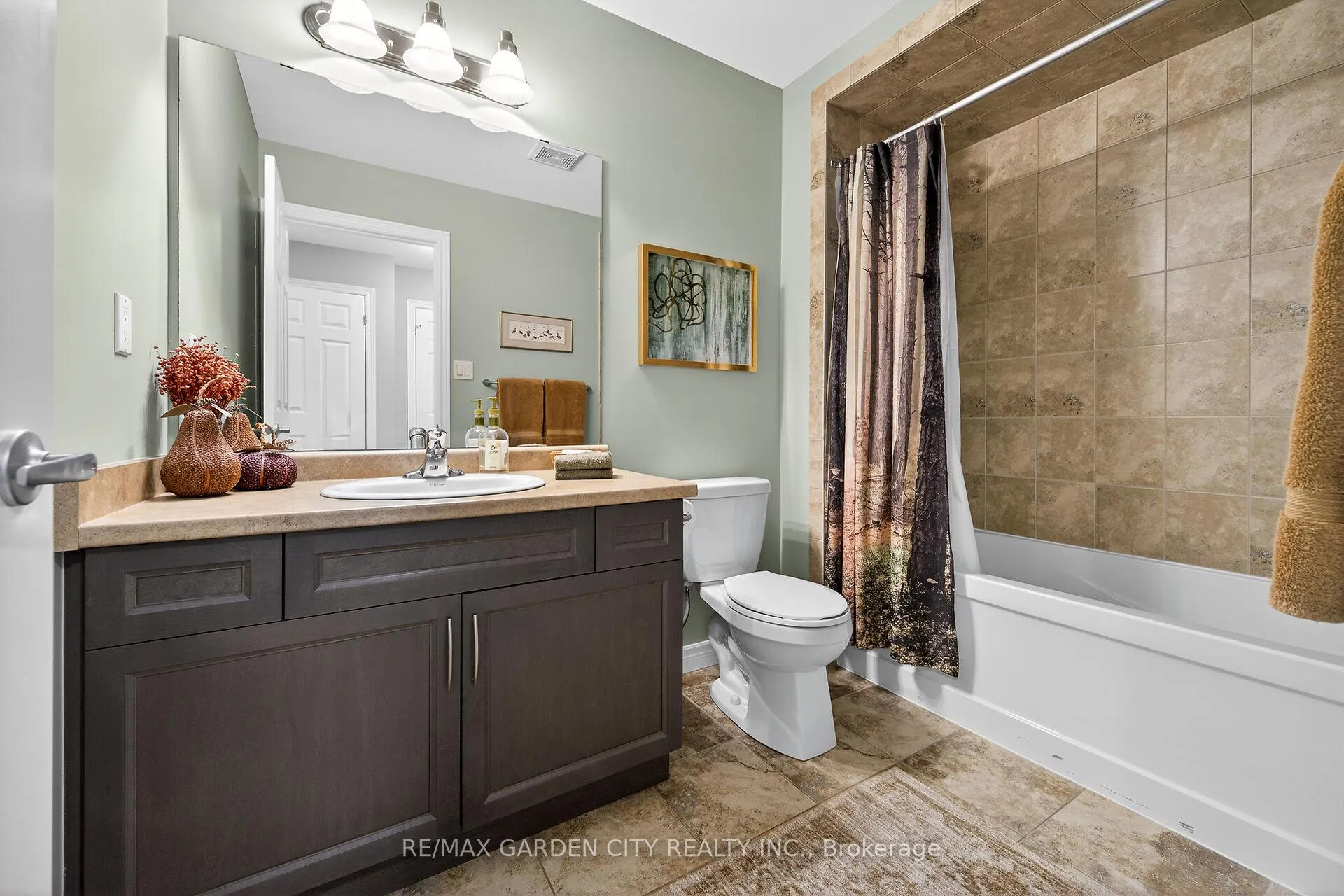 Photo 26 of Unit 45, 380 Lake Street, Grimsby, Grimsby Beach — HOMEH
