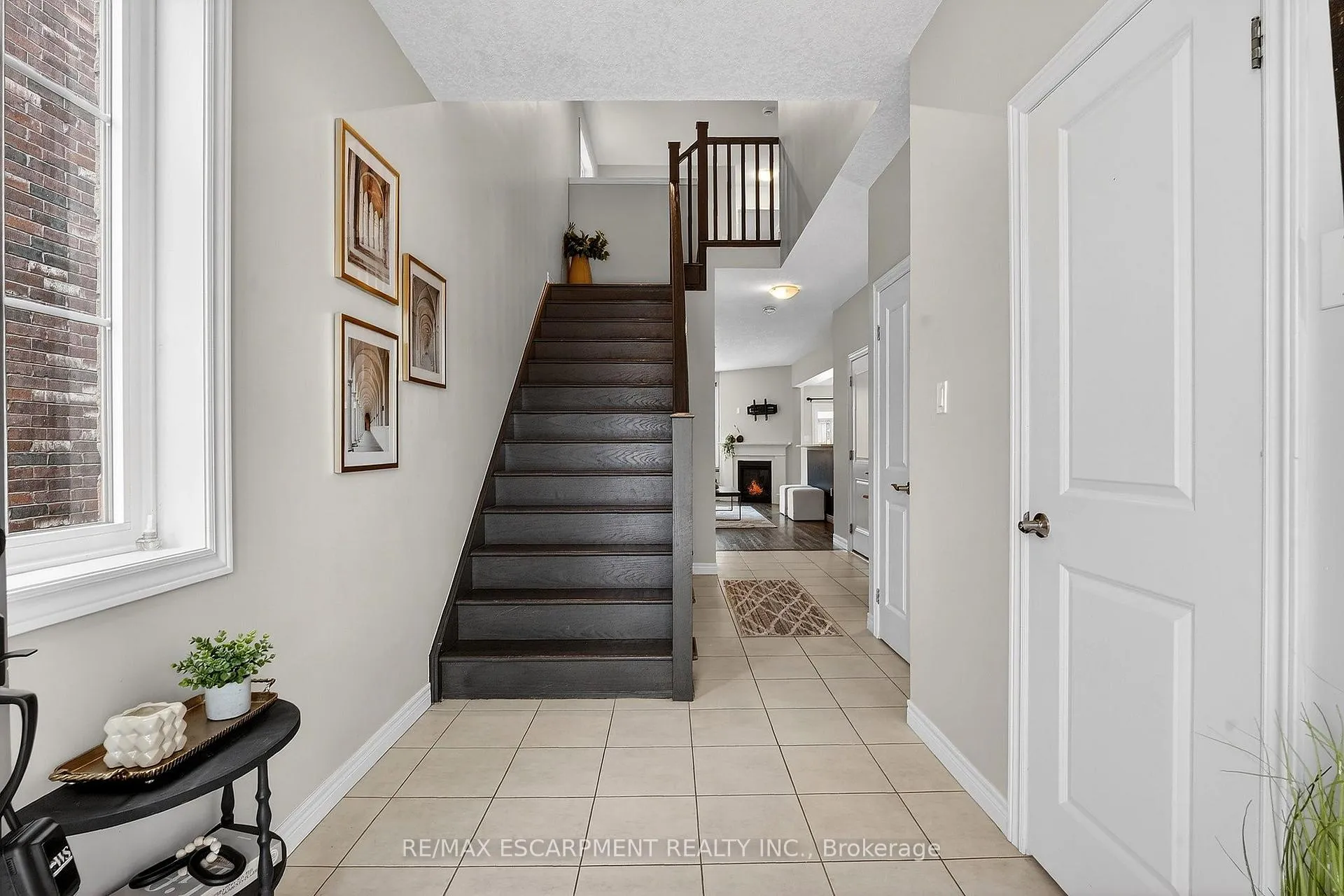 Photo 2 of 101 Dennis Drive, West Lincoln, Smithville — HOMEH