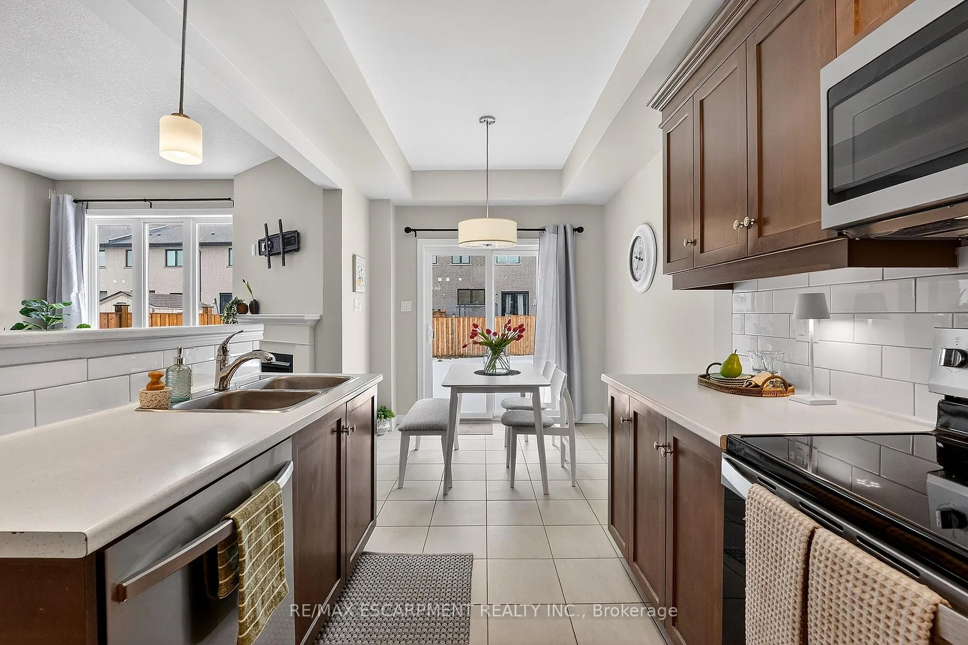 Photo 7 of 101 Dennis Drive, West Lincoln, Smithville — HOMEH