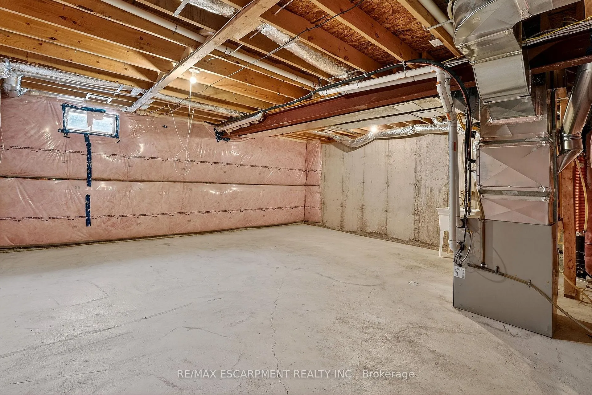 Photo 33 of 101 Dennis Drive, West Lincoln, Smithville — HOMEH