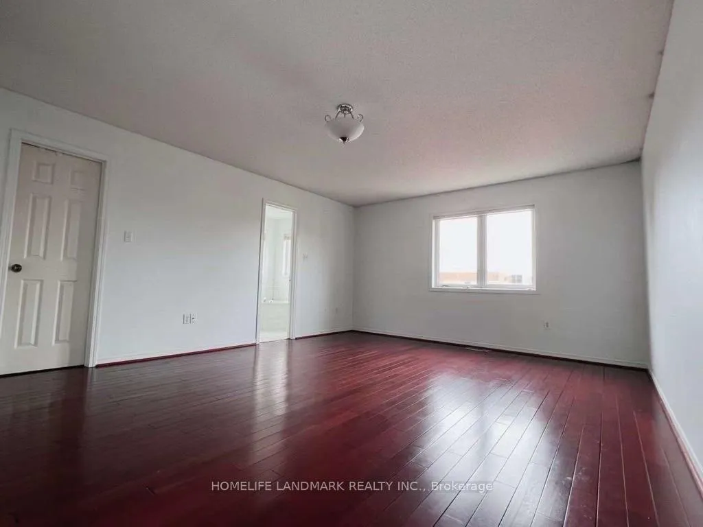 Photo 4 of 22 Angela Court, Markham, Middlefield — HOMEH
