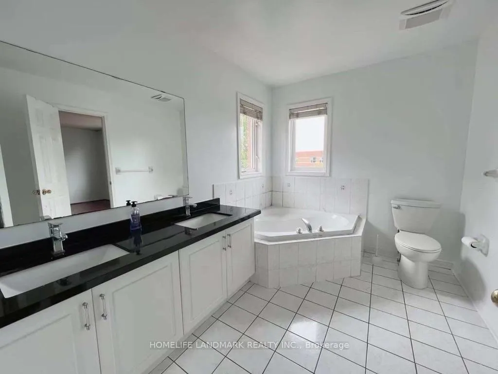 Photo 5 of 22 Angela Court, Markham, Middlefield — HOMEH