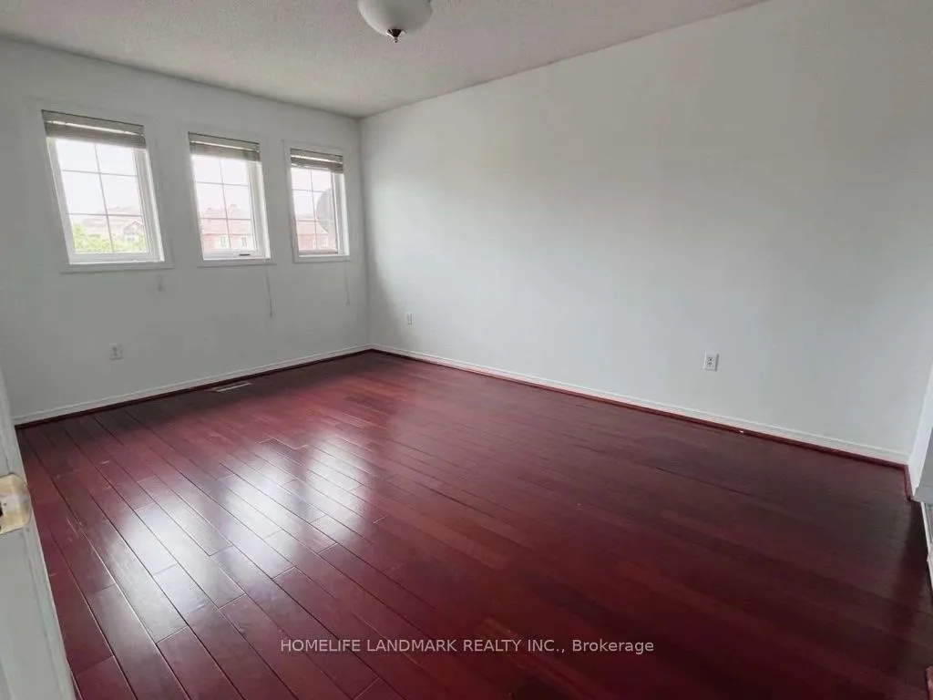 Photo 7 of 22 Angela Court, Markham, Middlefield — HOMEH