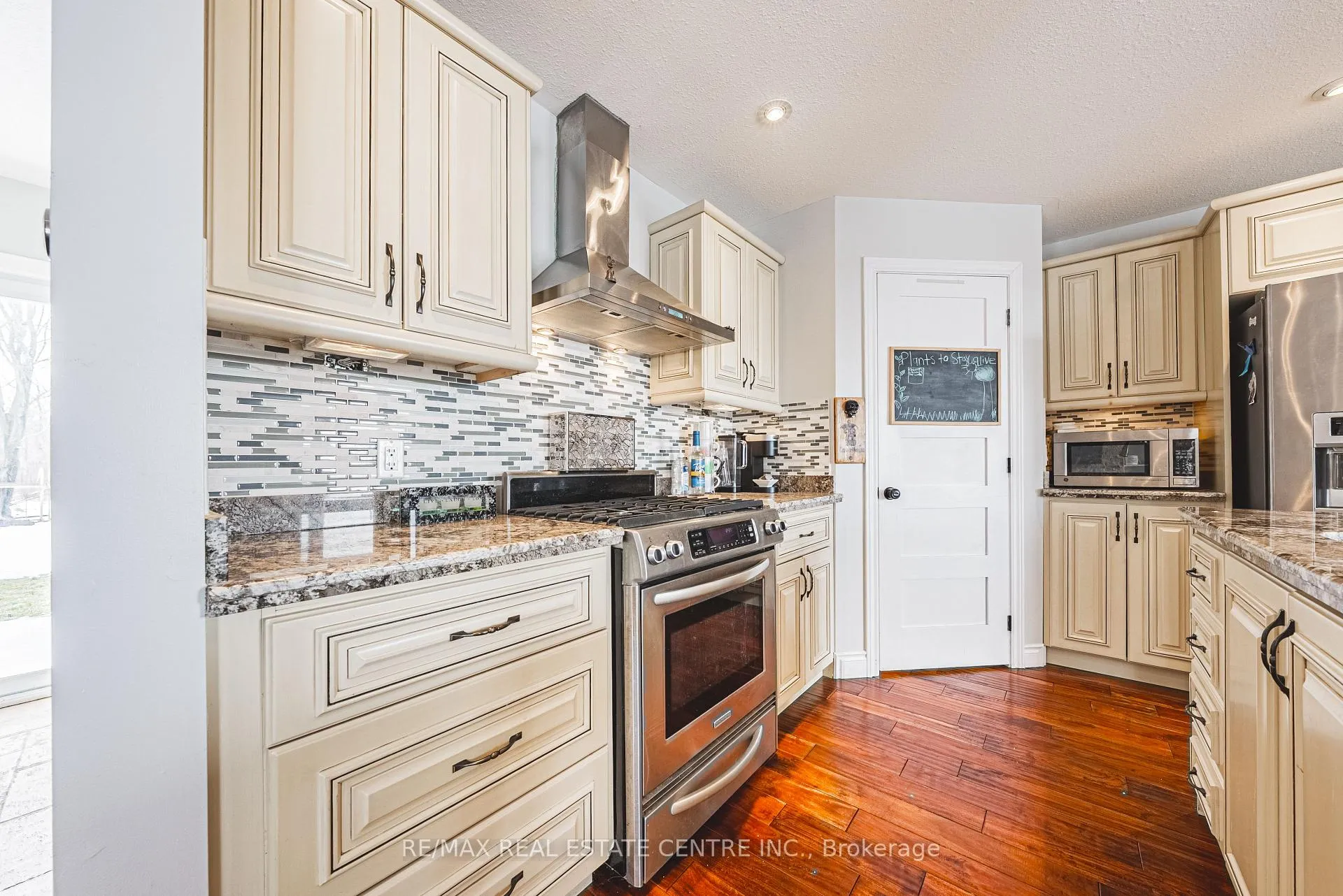 Photo 10 of 2801 North Shore Drive, Haldimand, Dunnville — HOMEH
