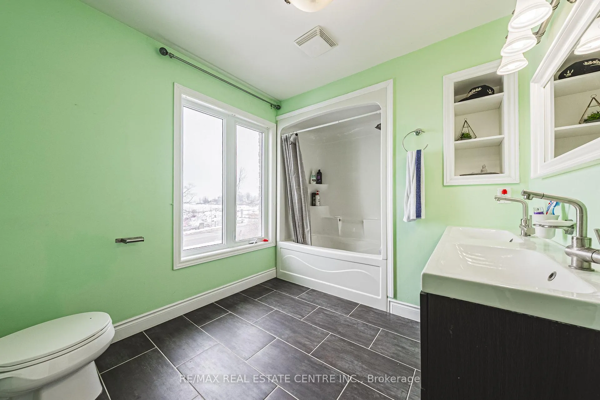 Photo 25 of 2801 North Shore Drive, Haldimand, Dunnville — HOMEH