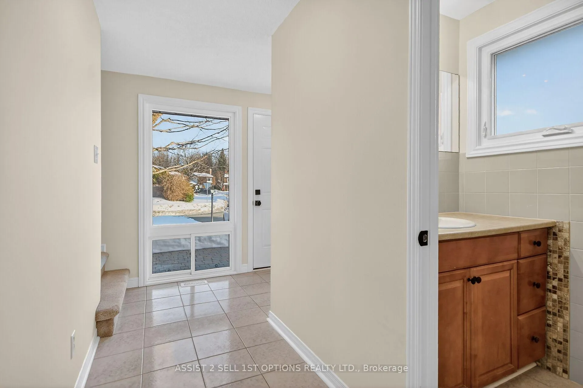 Photo 4 of 3 Benlea Drive, Ottawa, Tanglewood — HOMEH