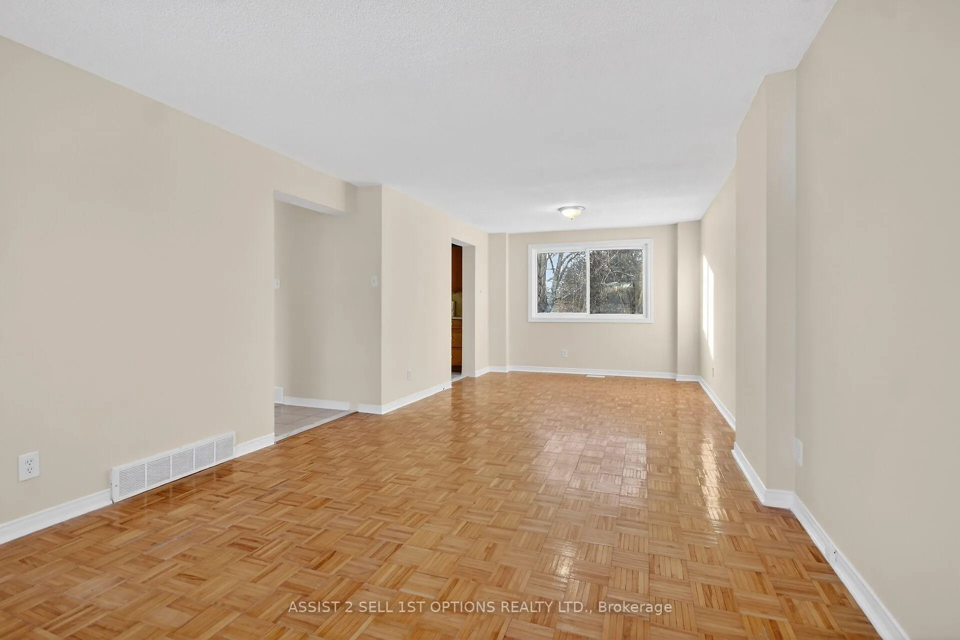 Photo 8 of 3 Benlea Drive, Ottawa, Tanglewood — HOMEH