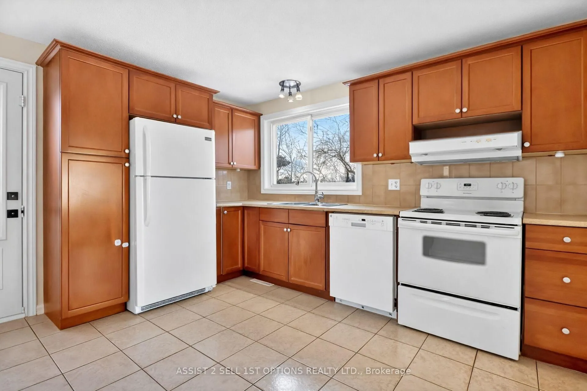 Photo 12 of 3 Benlea Drive, Ottawa, Tanglewood — HOMEH