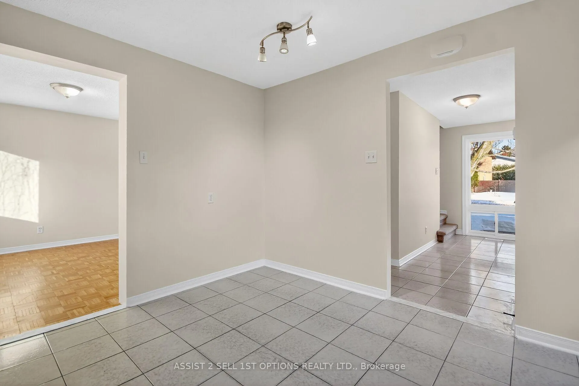 Photo 14 of 3 Benlea Drive, Ottawa, Tanglewood — HOMEH