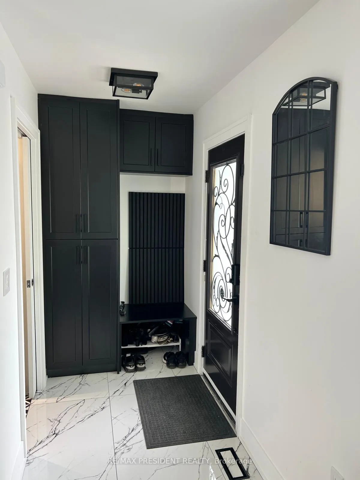 Photo 3 of Unit 1, 27 Drayton Crescent, Brampton, Southgate — HOMEH