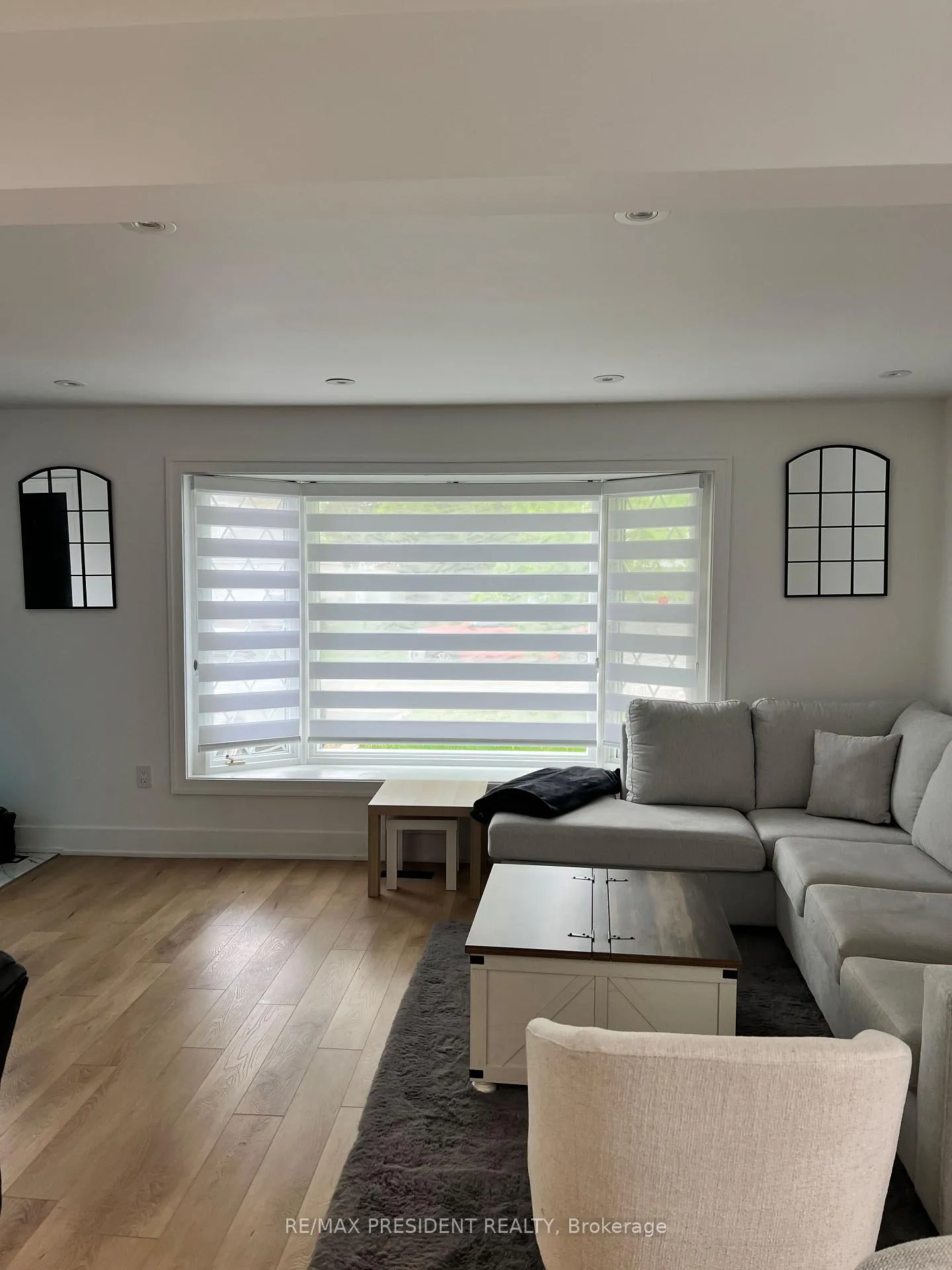 Photo 5 of Unit 1, 27 Drayton Crescent, Brampton, Southgate — HOMEH