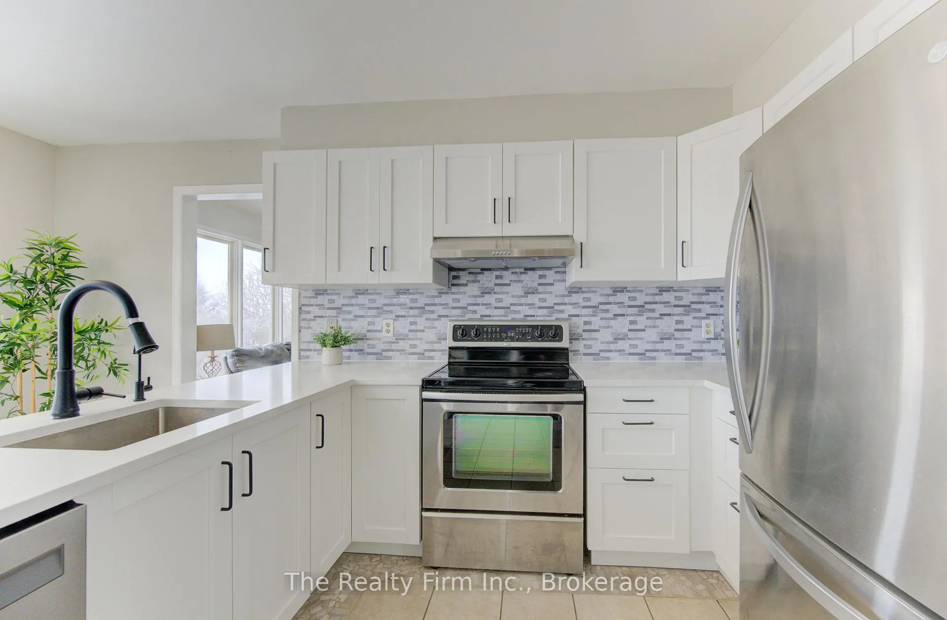 Photo 11 of 224 Brembel Court, Kitchener — HOMEH