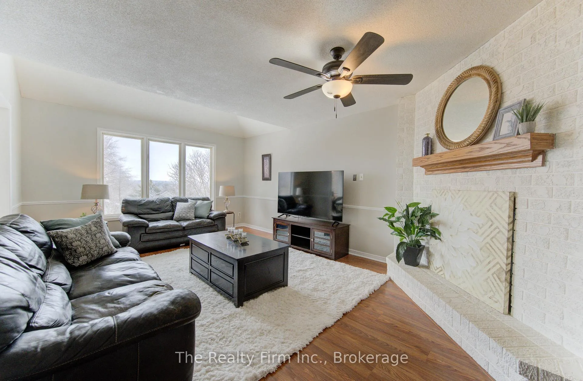 Photo 21 of 224 Brembel Court, Kitchener — HOMEH