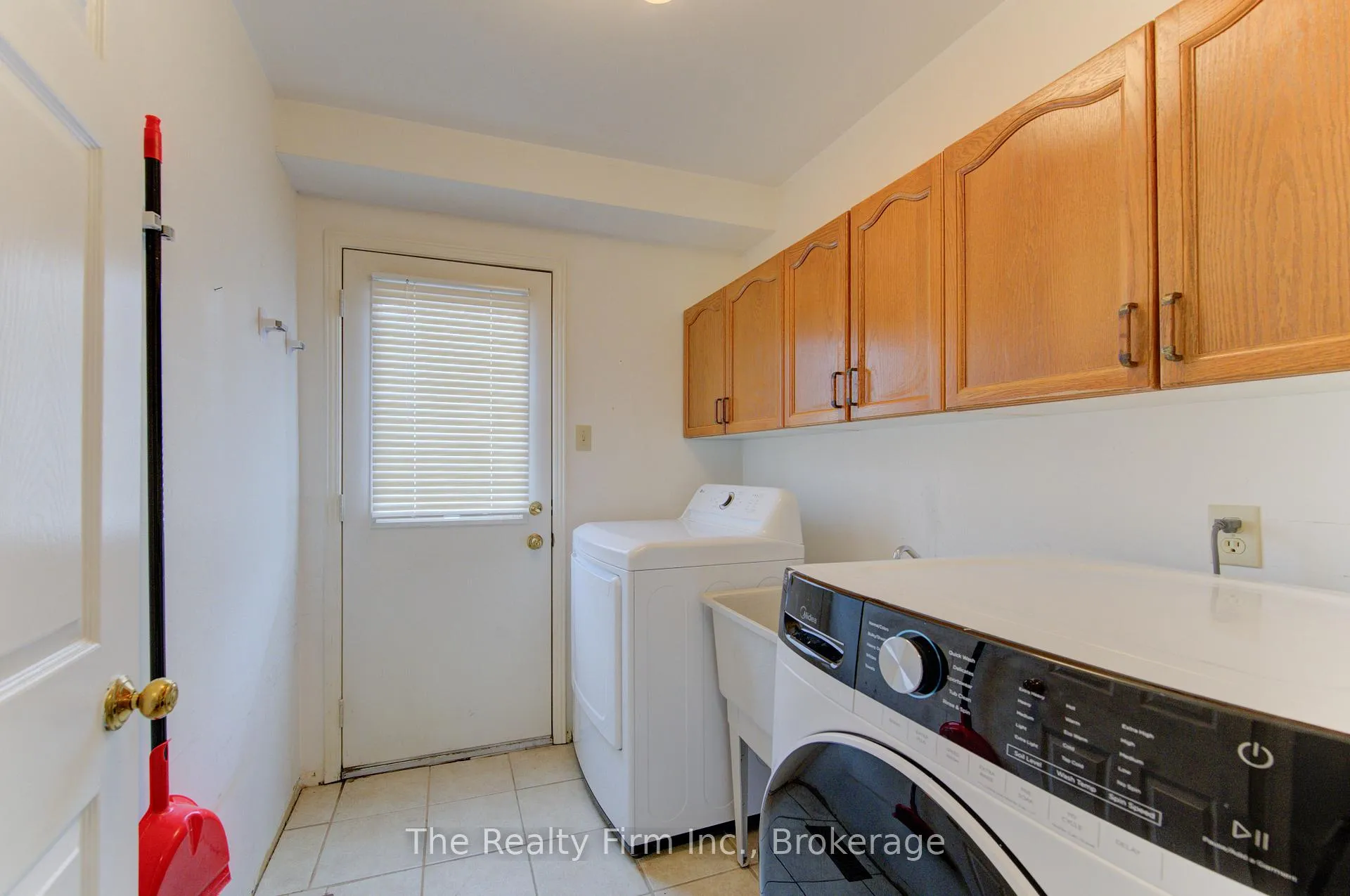 Photo 22 of 224 Brembel Court, Kitchener — HOMEH