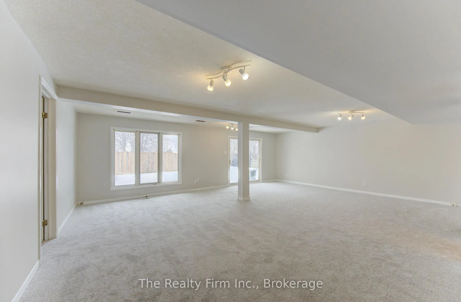 Photo 34 of 224 Brembel Court, Kitchener — HOMEH