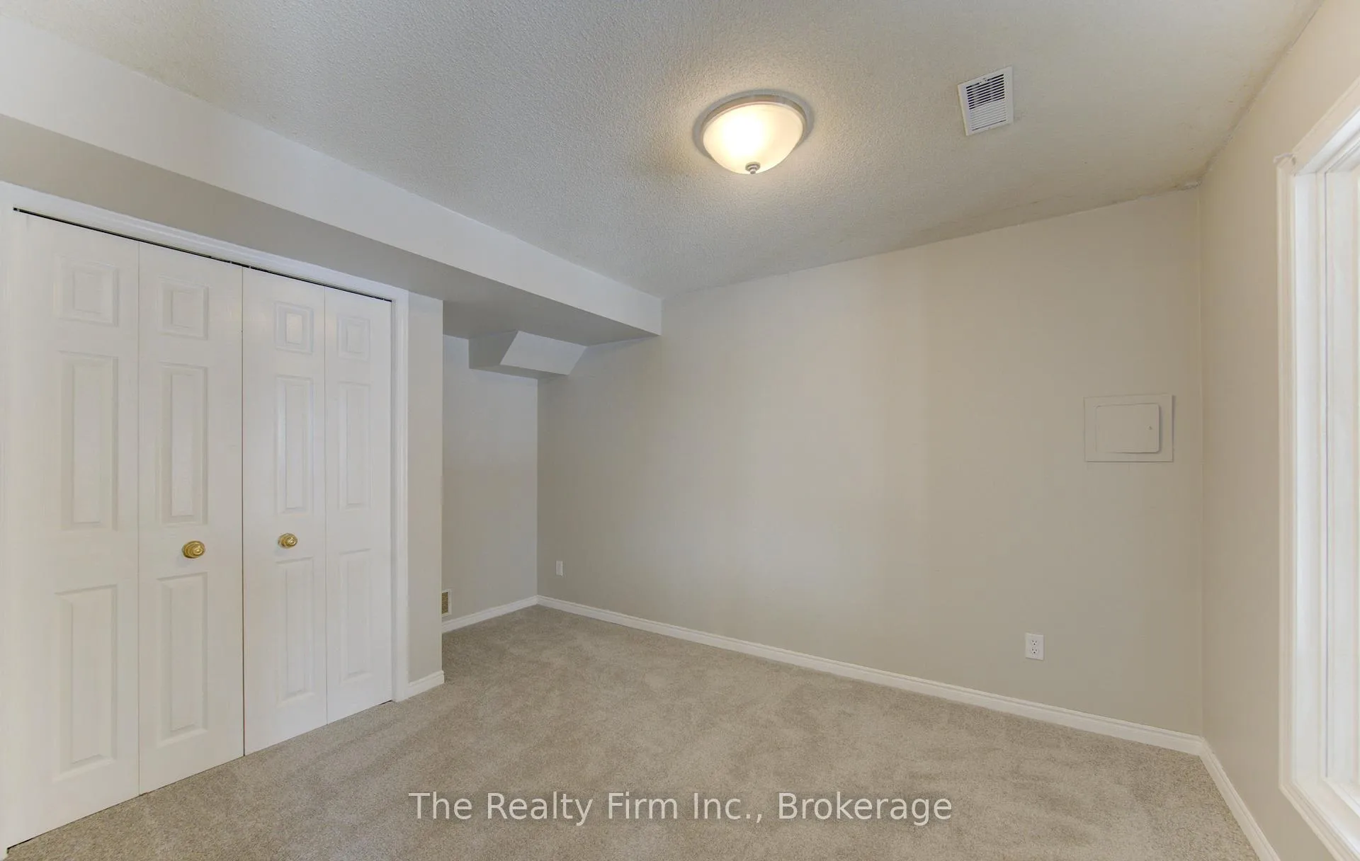 Photo 39 of 224 Brembel Court, Kitchener — HOMEH