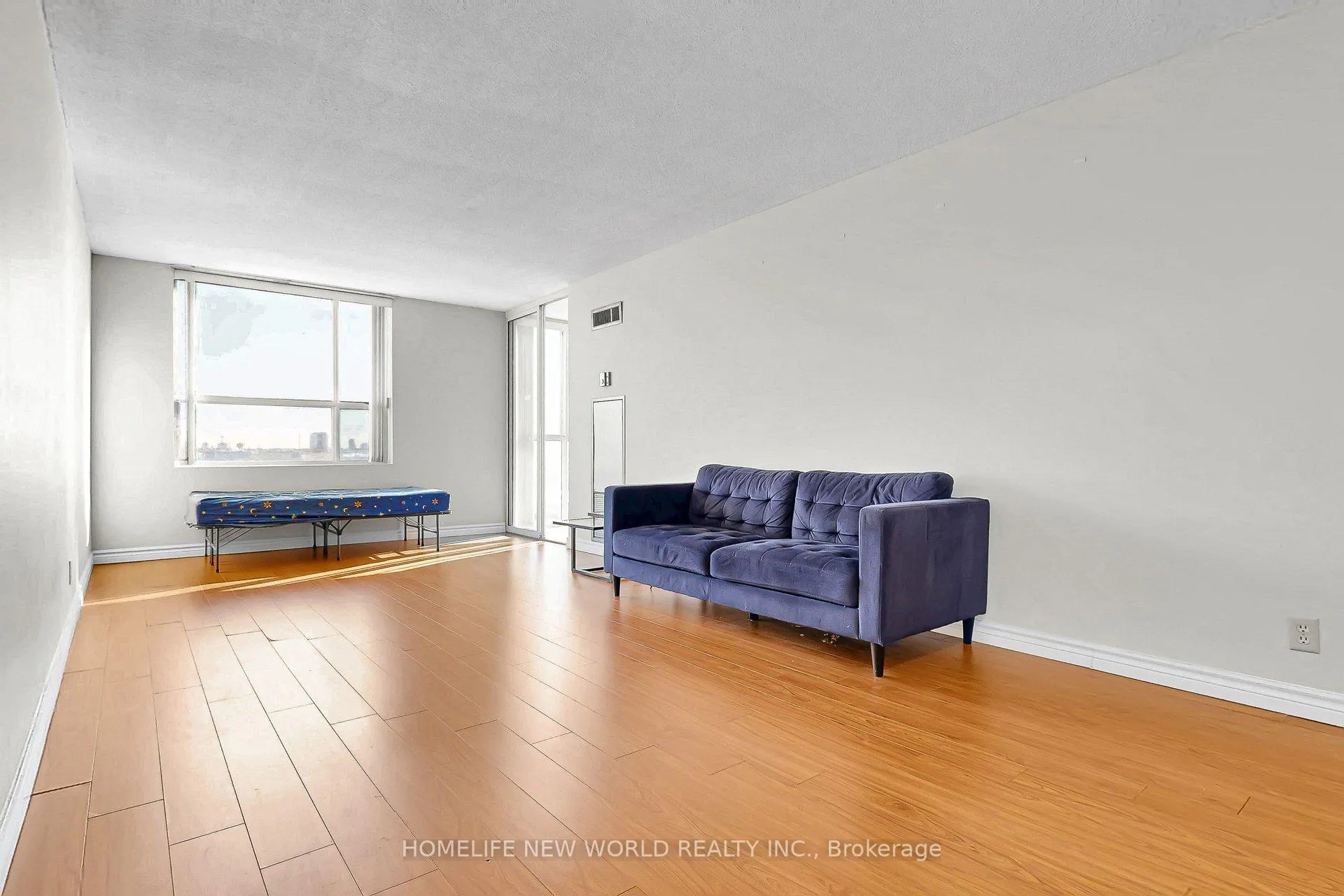 Photo 13 of Unit 712, 1665 Pickering Parkway, Pickering, Village East — HOMEH