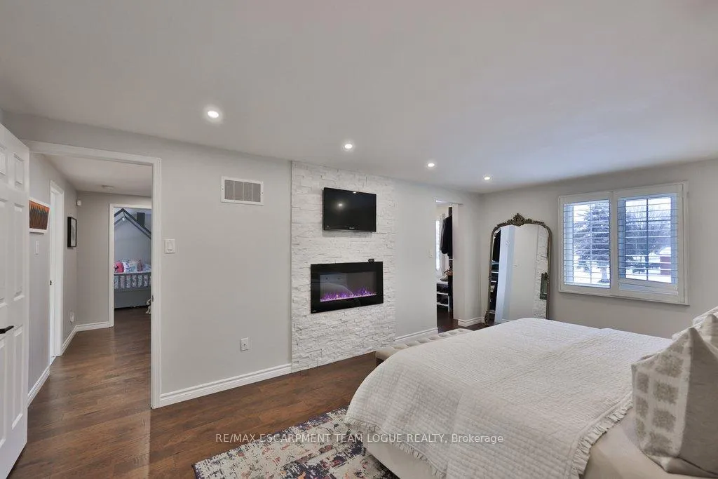 Photo 21 of 2016 Headon Forest Drive, Burlington, Headon — HOMEH
