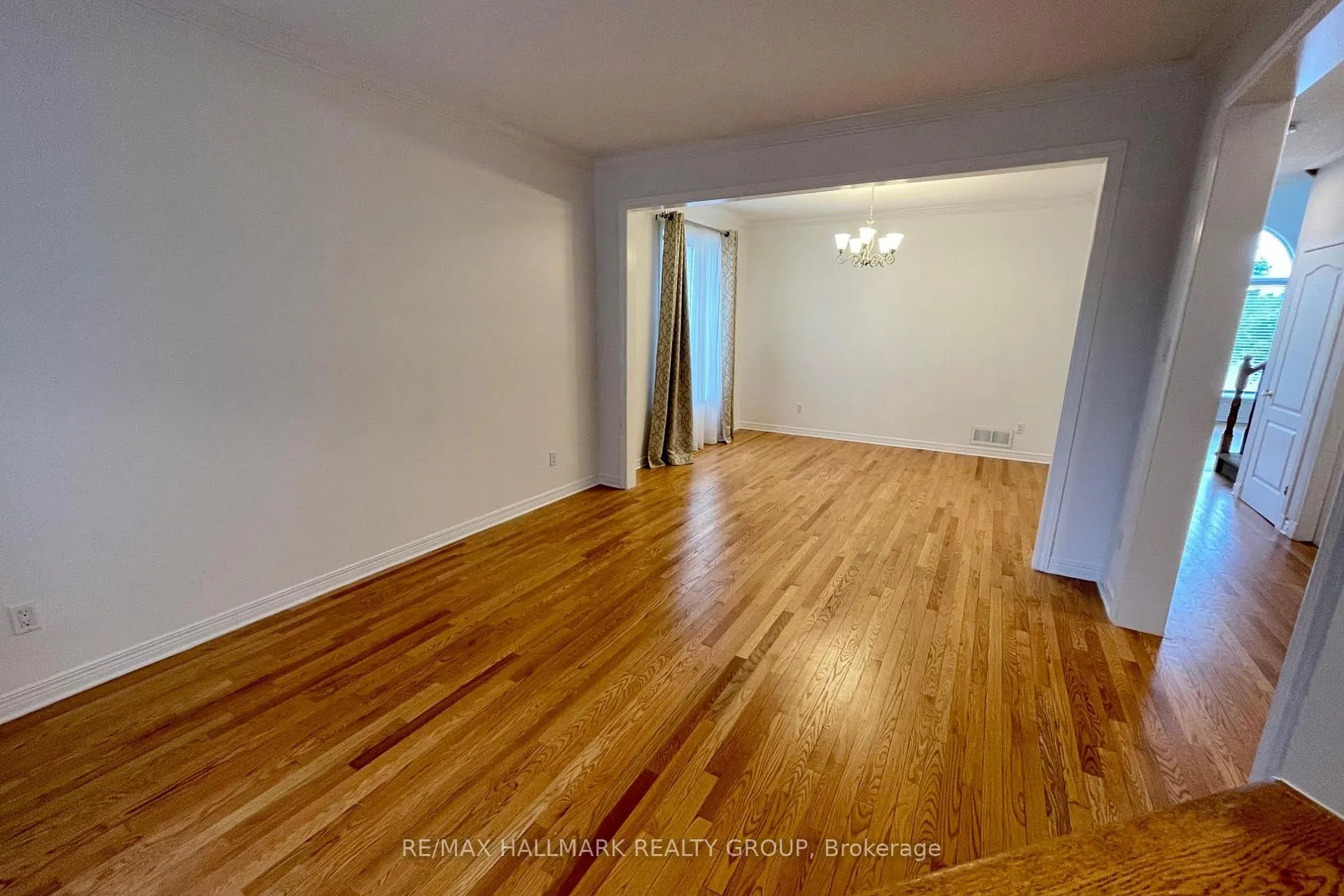 Photo 12 of 45 Rialto Way, Ottawa, Hunt Club Park/Greenboro — HOMEH