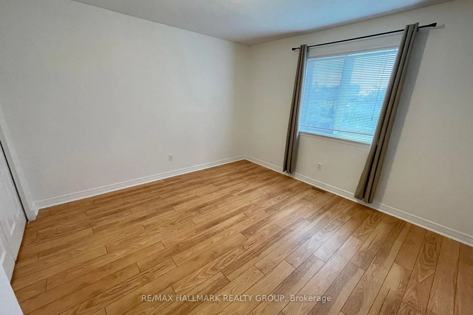 Photo 13 of 45 Rialto Way, Ottawa, Hunt Club Park/Greenboro — HOMEH