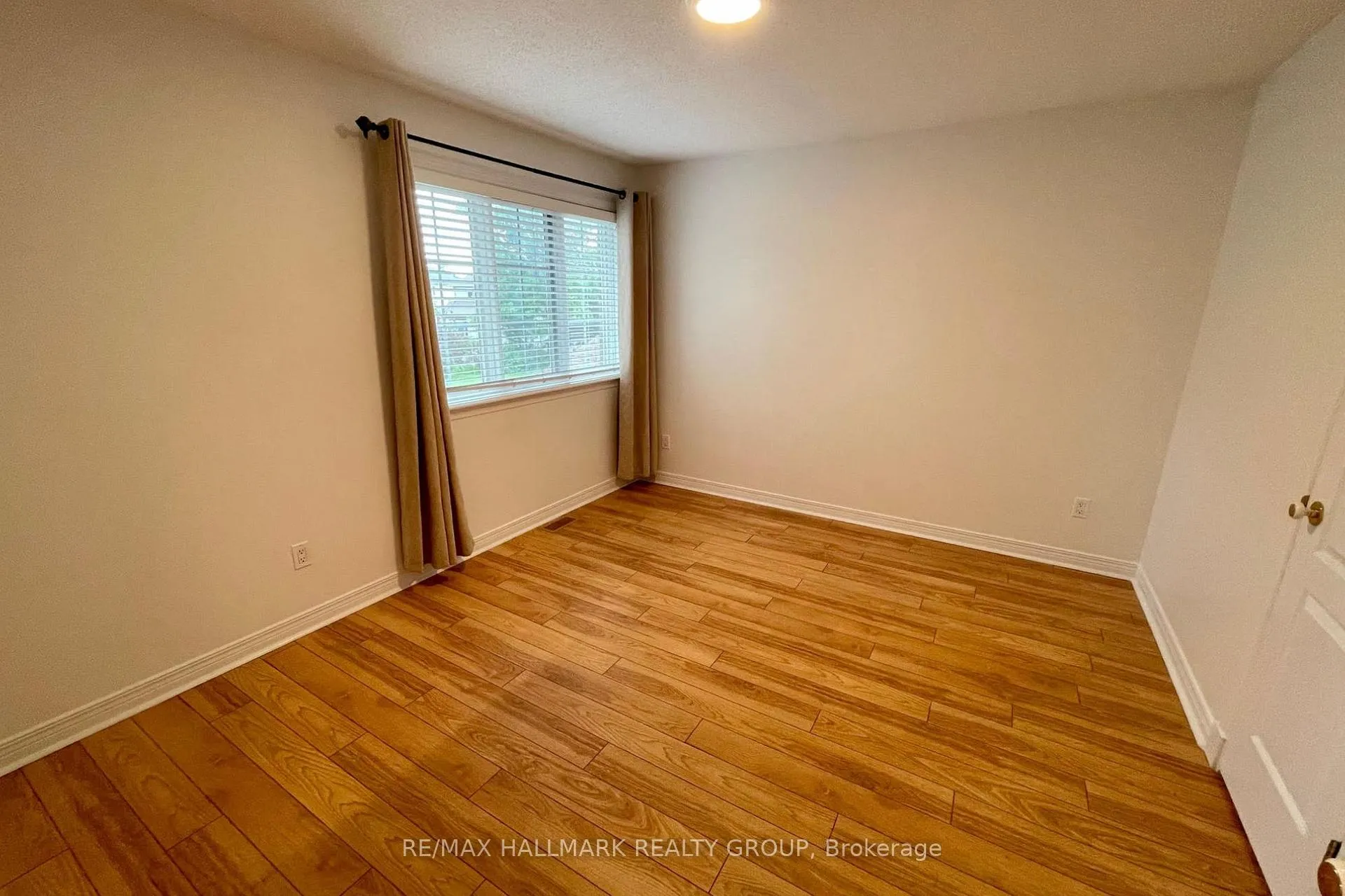 Photo 14 of 45 Rialto Way, Ottawa, Hunt Club Park/Greenboro — HOMEH