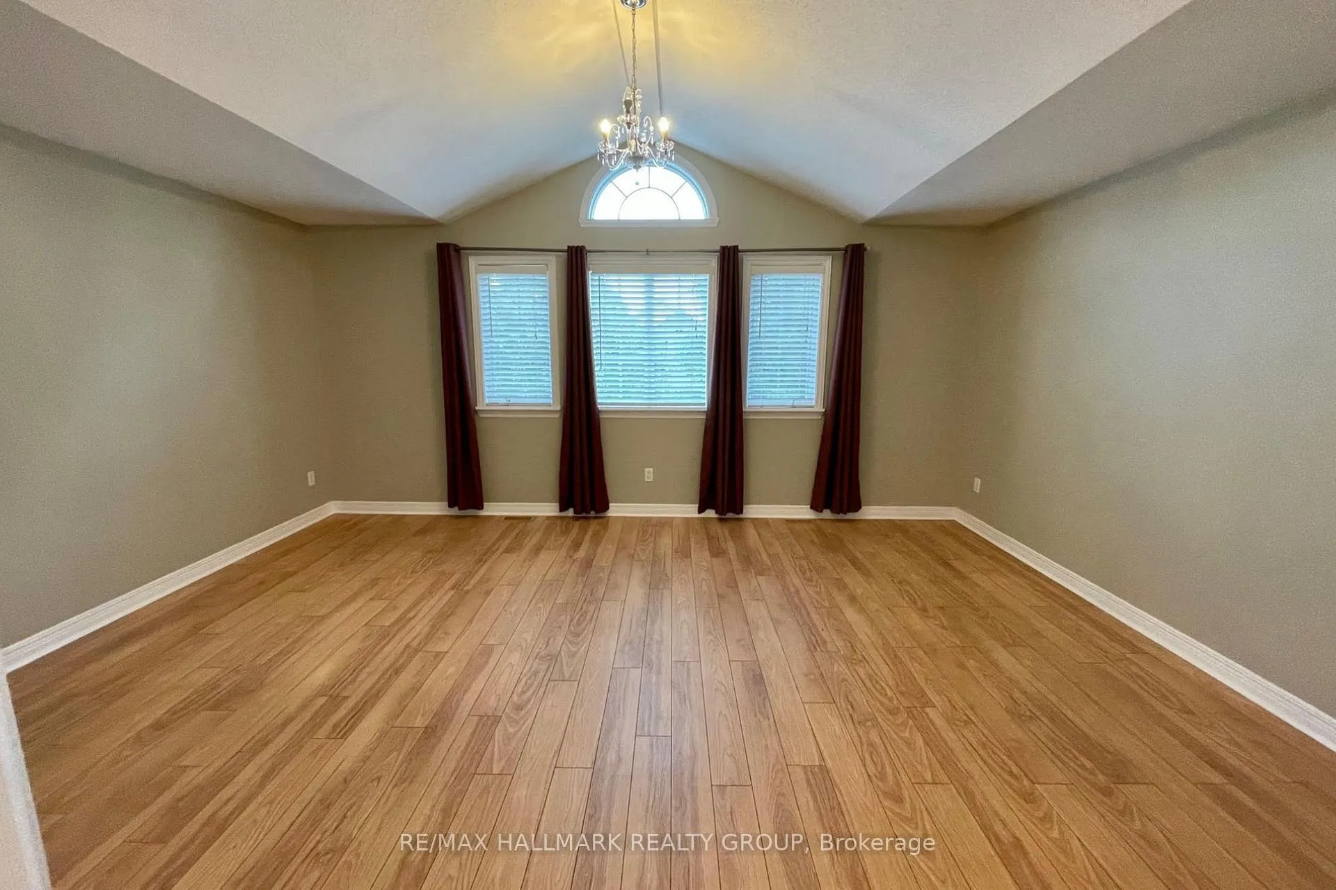 Photo 15 of 45 Rialto Way, Ottawa, Hunt Club Park/Greenboro — HOMEH