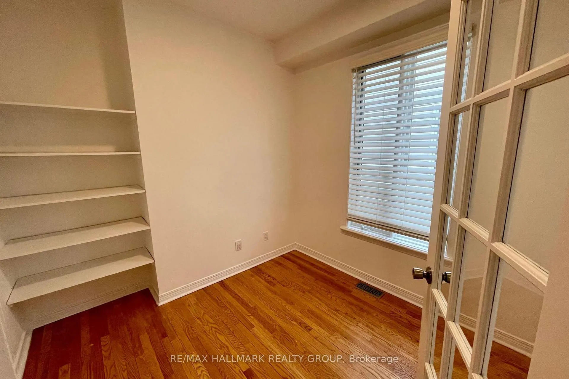 Photo 18 of 45 Rialto Way, Ottawa, Hunt Club Park/Greenboro — HOMEH