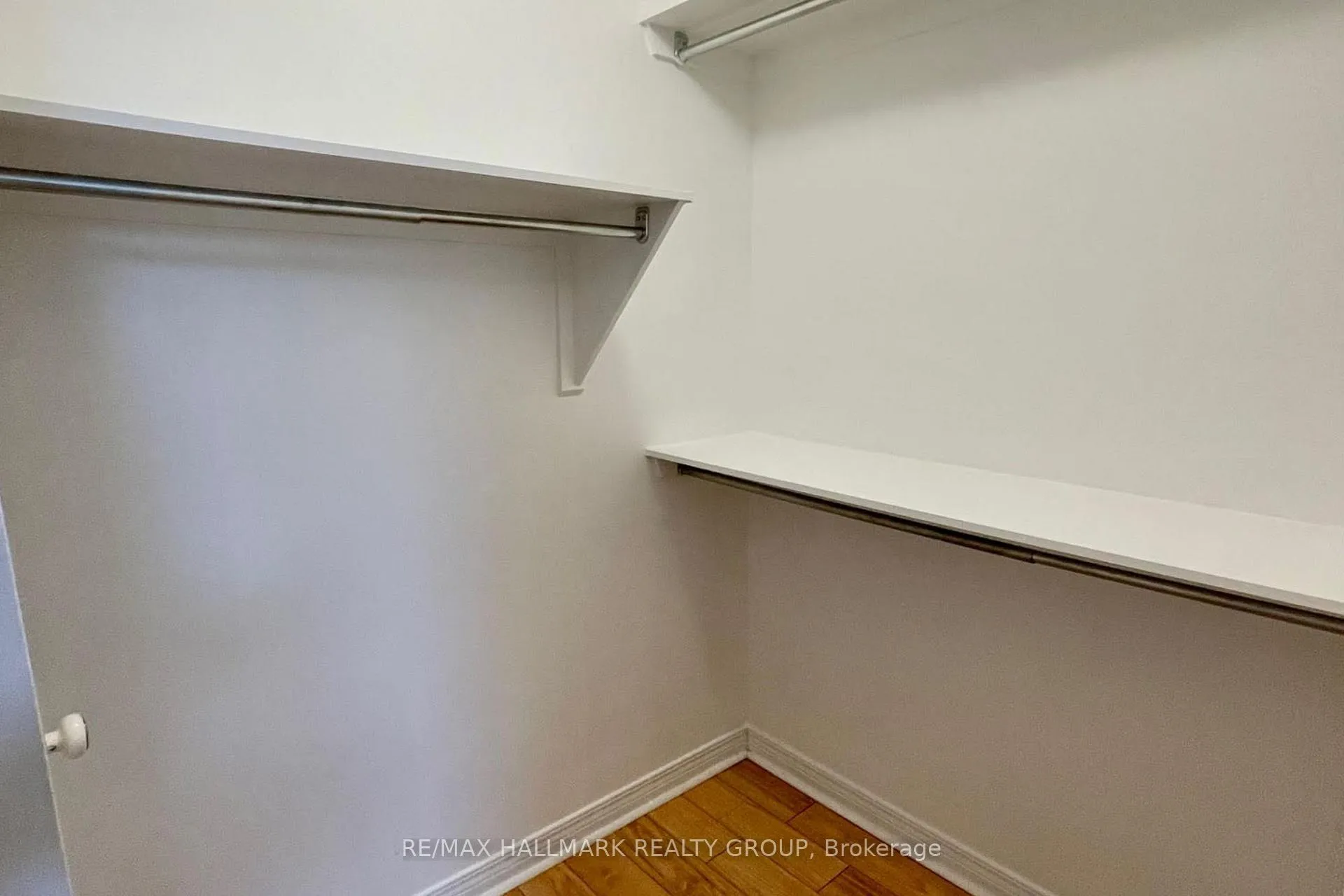 Photo 19 of 45 Rialto Way, Ottawa, Hunt Club Park/Greenboro — HOMEH