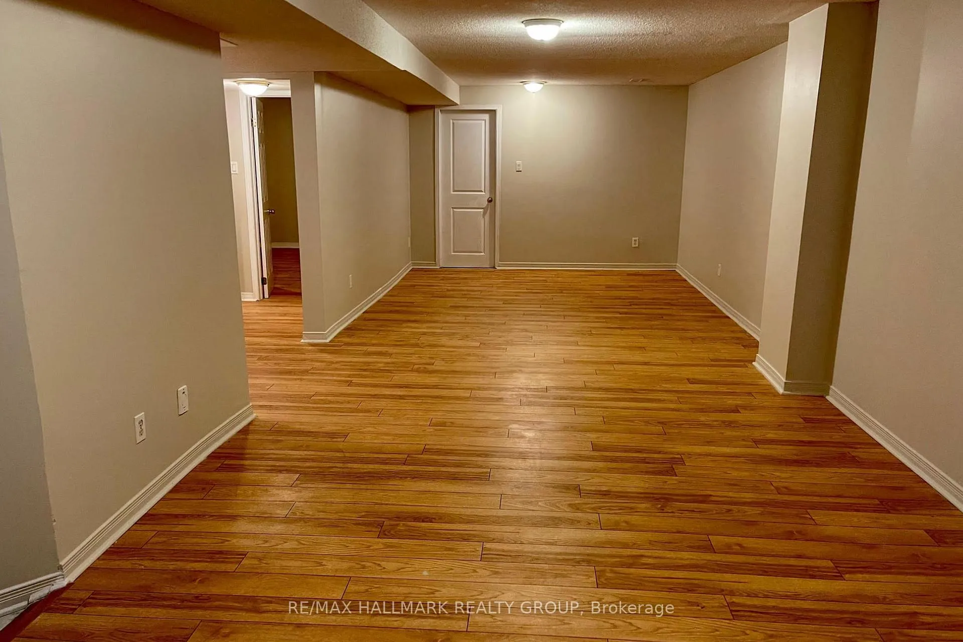 Photo 22 of 45 Rialto Way, Ottawa, Hunt Club Park/Greenboro — HOMEH
