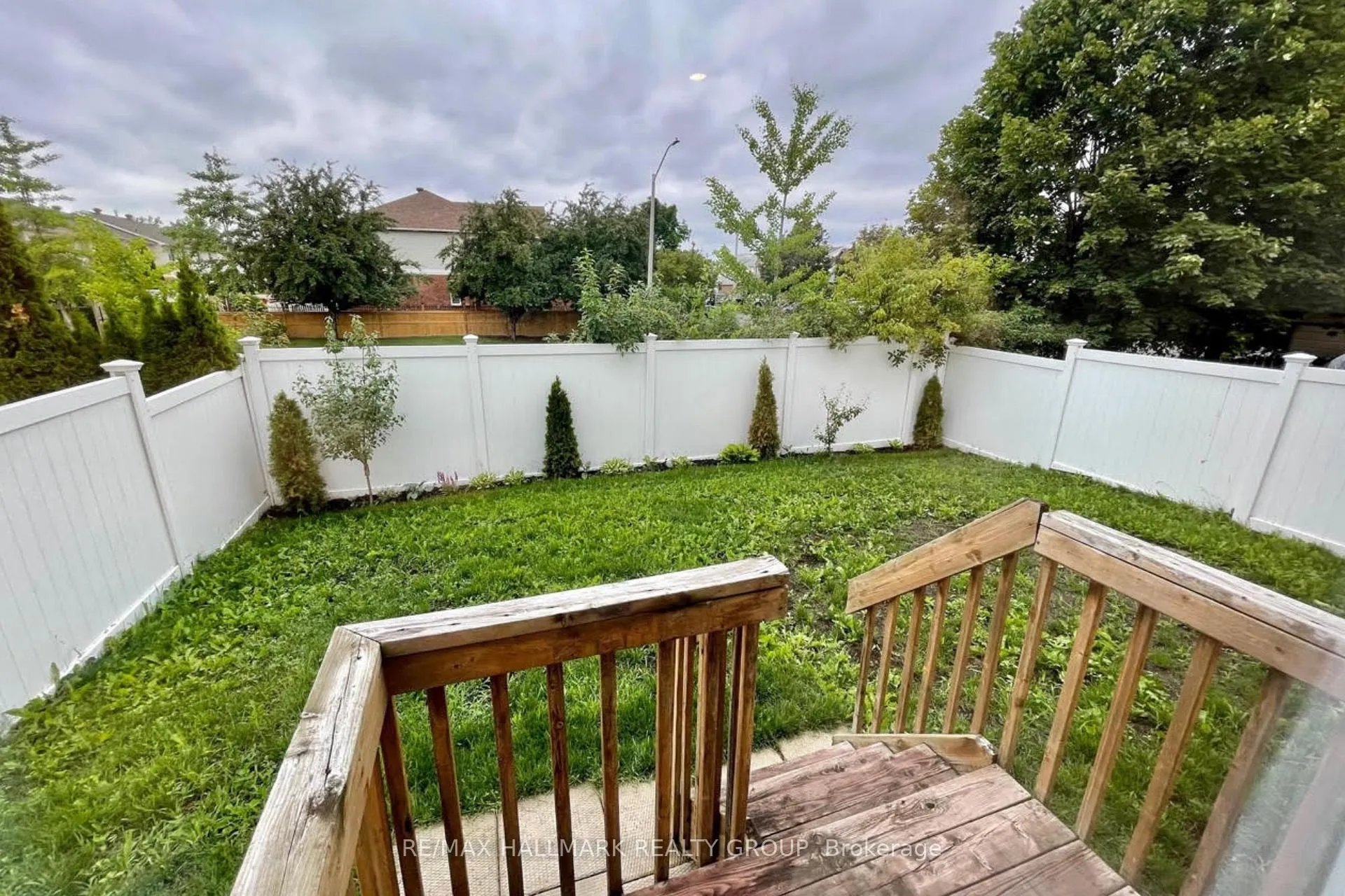 Photo 25 of 45 Rialto Way, Ottawa, Hunt Club Park/Greenboro — HOMEH