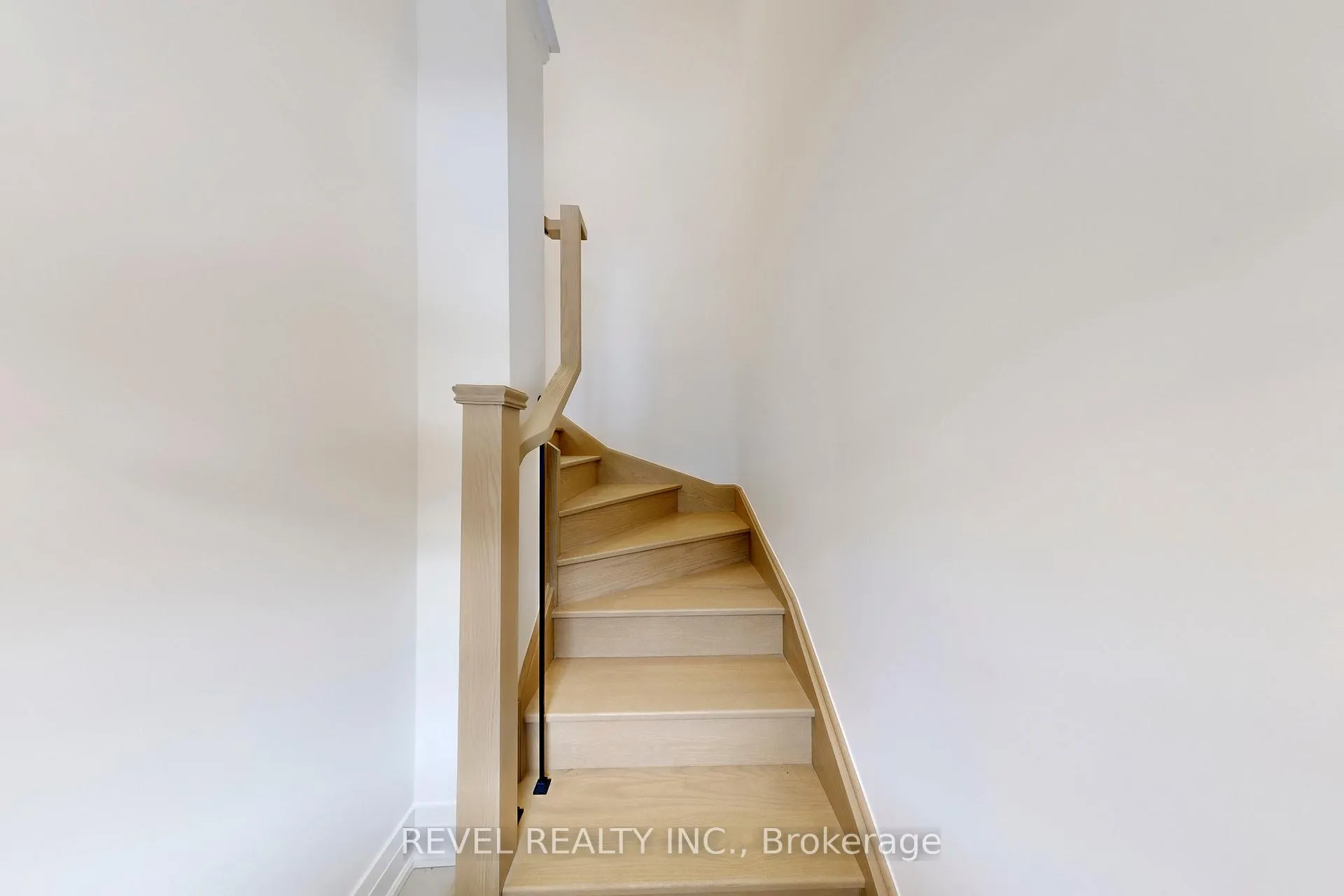 Photo 3 of 18 Marret Lane, Clarington, Newcastle — HOMEH