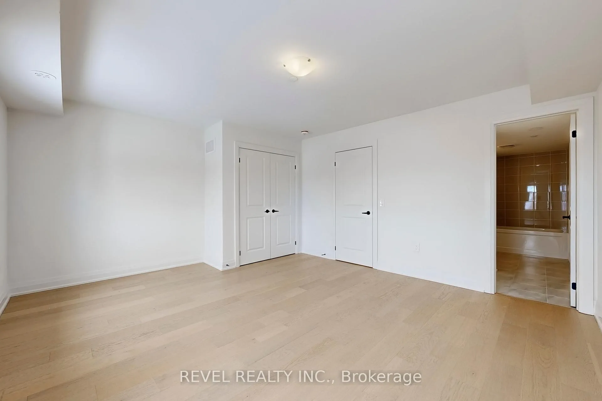 Photo 21 of 18 Marret Lane, Clarington, Newcastle — HOMEH